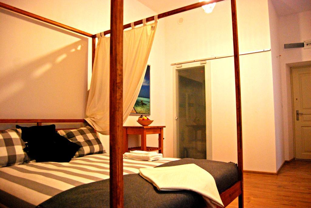 Nomad Apartment