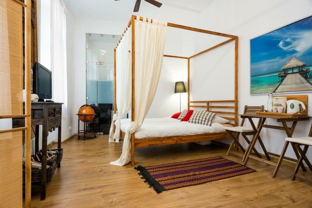 Nomad Apartment